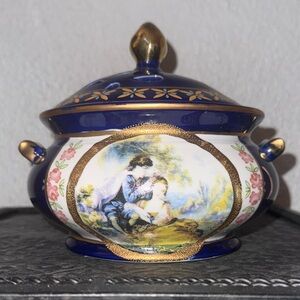 Elegant Blue and Gold Decorative Porcelain Jar